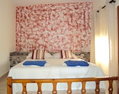 Hotel Yiannis Roussos Villa (Firostefani, Grčka)