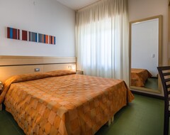 Hotel La Pergola Dependance (Lignano Sabbiadoro, Italien)