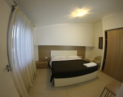 Serviced apartment San Michele Apartments&Rooms (Catanzaro, Italy)
