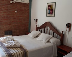 Khách sạn Hotel Altas Cumbres (Villa Carlos Paz, Argentina)