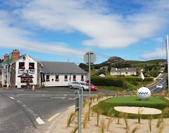 Bed & Breakfast The North Pole Bar and Old Station House B&B (Buncrana, Irlanda)
