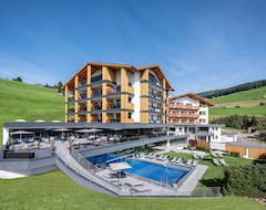 Khách sạn Hotel Edelweiss (Mühlbach, Ý)