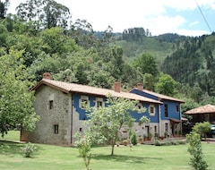 Casa rural Bajo Los Tilos (Ribadesella, España)