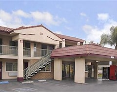 Hotel Super 8 By Wyndham Visalia (Visalia, Sjedinjene Američke Države)