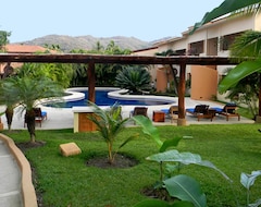 Khách sạn Real De La Palma Hotel (Zihuatanejo, Mexico)