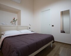 Oda ve Kahvaltı Musto Suites & Rooms (Napoli, İtalya)