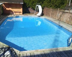 Casa/apartamento entero Pool Family House For All Seasons (Midland, Canadá)