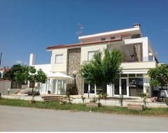 Pansiyon Neaktion Apartments (Nikiti, Yunanistan)
