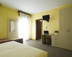 Khách sạn Hotel Giardino (Pieve di Cadore, Ý)