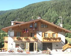 Otel Chalet Genziana (Peio, İtalya)