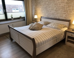 Cijela kuća/apartman Completely Renovated 1-room Apartment In The City Center (Nortorf, Njemačka)