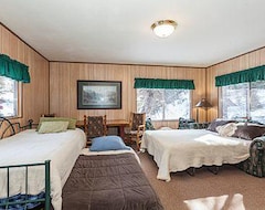 Hotel Cottage On The Stream (Sundance, USA)
