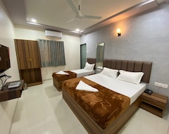 Khách sạn Hotel Divine (Navi Mumbai, Ấn Độ)