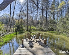 Hele huset/lejligheden Secluded Cottage On 2 Half Acres With Pond, Dock And Bbq (Grass Valley, USA)