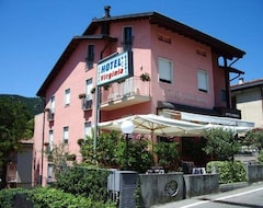 Khách sạn Virginia (Garda, Ý)