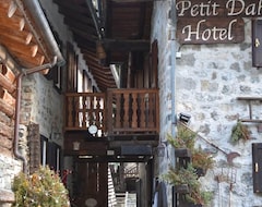 Hotelli Petit Dahu (Cogne, Italia)