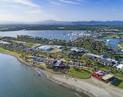 Hilton Fiji Beach Resort and Spa (Nadi, Fiji)
