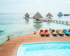 Coco Plum Island Resort (Hopkins, Belize)