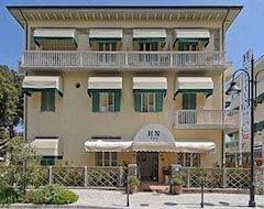 Khách sạn Hotel Nettuno (Marina di Pietrasanta, Ý)