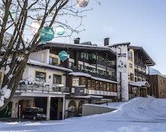 Khách sạn Verwöhn-Wellnesshotel Walserhof (Hirschegg, Áo)