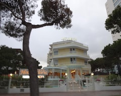 Khách sạn Astoria (Lignano Sabbiadoro, Ý)