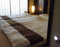 Hotel Kyomachiya Kinkakuan (Kyoto, Japan)