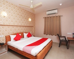 OYO 13669 Hotel Satnam (Raipur, India)