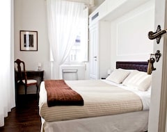 Bed & Breakfast Dimora Novecento - Suite (Pescara, Ý)