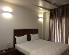 Hotel Manasi Royal (Satara, India)