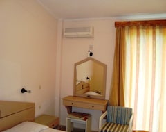 Hotel Karina (Tsaki, Grecia)