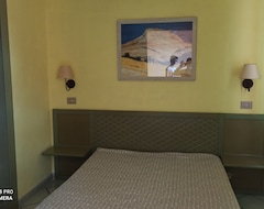 Hotelli Appartamento In Calarossa Loc. Li Canneddi (Isola Rossa, Italia)