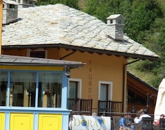 Khách sạn Hotel Dora (La Thuile, Ý)
