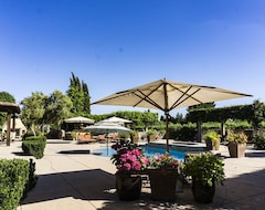 Otel Poolside King Studio With Private Entrance In The Vineyard (Morgan Hill, ABD)