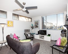 Toàn bộ căn nhà/căn hộ Three Bedroom Unit With Free Wifi And City Views (Brisbane, Úc)