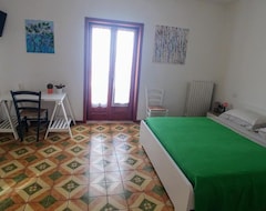 Hotelli Affitacamere De Nittis (Péschici, Italia)