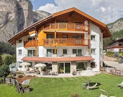 Khách sạn Garni Hotel Aghel (Selva in Val Gardena, Ý)