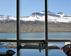 Toàn bộ căn nhà/căn hộ Large House For 20 Persons (Stöðvarfjörður, Ai-xơ-len)