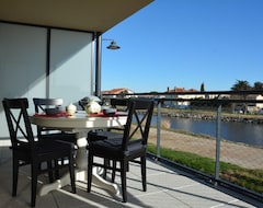 Casa/apartamento entero Apartamento nuevo, buenas comodidades a lo largo del Canal du Rhone en Sè (Aigues-Mortes, Francia)