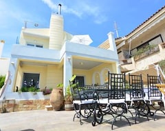 Huoneistohotelli Diamante Beachfront Suites (Xylokastron, Kreikka)