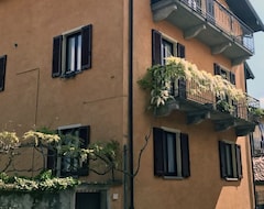 Hele huset/lejligheden 90mq Di Comodità A Pochi Passi Dal Lago In Pieno Centro Storico Di Suna (Verbania, Italien)