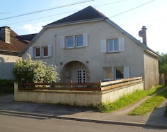 Koko talo/asunto La Maison Dodile (Beaujeu-Saint-Vallier-Pierrejux-et-Quitteur, Ranska)
