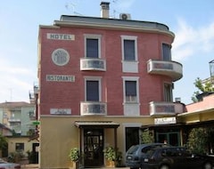 Otel Mathis (Fiorenzuola d'Arda, İtalya)