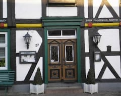 Khách sạn Haus Brinkschulte (Sundern, Đức)