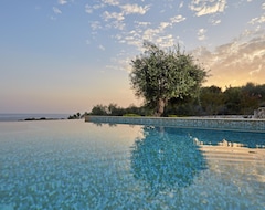Hotel Sivota Seascape Luxury Villas & Residences (Sivota, Greece)