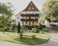 Toàn bộ căn nhà/căn hộ Welcome To Our 2019 Renovated Barrier-free Apartment (Seewald, Đức)