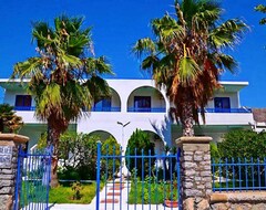 Khách sạn Nitsa's Apartments (Megalo Chorio, Hy Lạp)