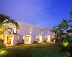 Otel Noah Villa And Chapel (Ungasan, Endonezya)