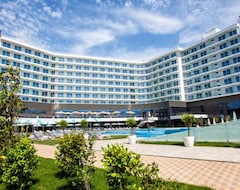 فندق Radisson Collection Paradise Resort and Spa, Sochi (سوتشي, روسيا)