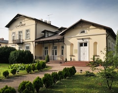 Khách sạn Dworek (Skierniewice, Ba Lan)