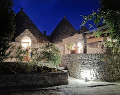 Khách sạn Trullo Siamese (Alberobello, Ý)